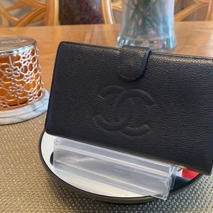 EUC Authentic CHANEL Caviar CC Black Long Wallet on chain